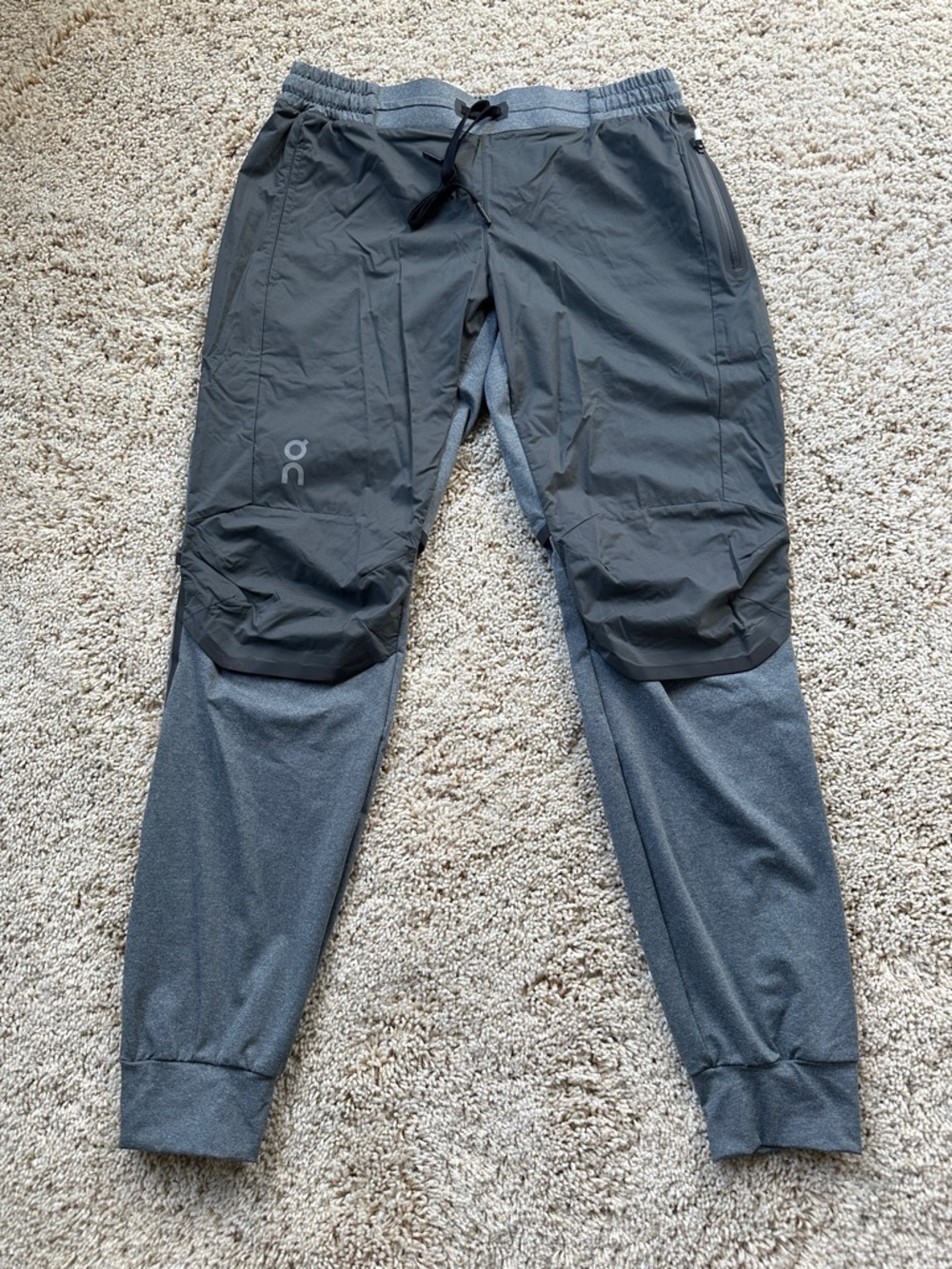 On Running Women’s Two-Tone Charcoal Gray Joggers
